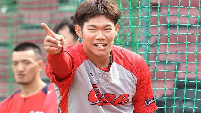 カープ坂倉将吾(正捕手5番) 打率.246 3本 24打点 出塁率.326 OPS.691 盗塁阻止率.203