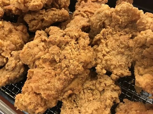 コンビニ各社「「「ホットスナックはチキンだよね！」」」