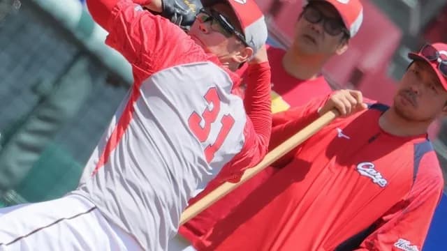 カープ坂倉、盗塁企図されすぎ問題。阻止率1割台は骨折の影響か？