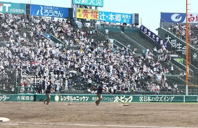 【甲子園】「前売り券完売」なのになぜ空席？　背景に特殊事情　関東一高は1800枚購入して来場したのは3分の2