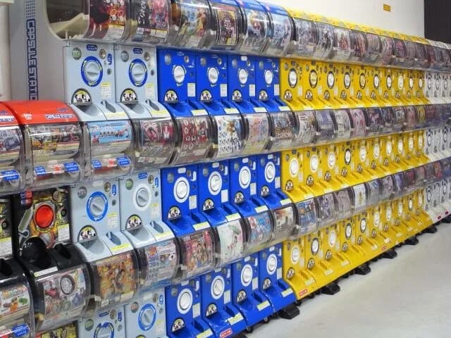 「ガチャガチャ」←こいつ街中に増えすぎじゃない？