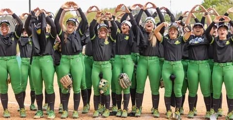 【悲報】女子ソフトボールで珍投球wwwwwwwwwwwwwwwwwwwwwwwwwwwwwwwwwww