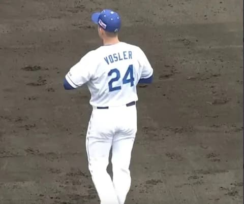 ボスラー(中日)　率.247(324-80) 本10 点46 OPS.712