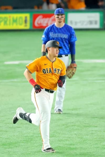 岡本和真、オースティン夫妻とステーキを食っていた