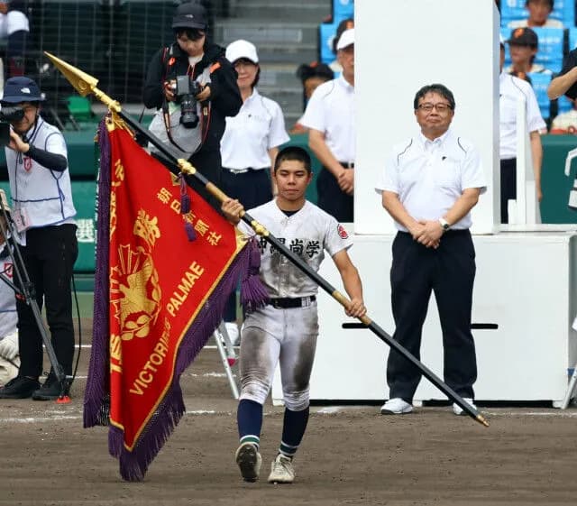 【沖縄尚学】真喜志主将のインタビュー　女手一つで育ててくれた母の誕生日→お立ち台から「育ててくれてありがとう」→アルプスの母号泣