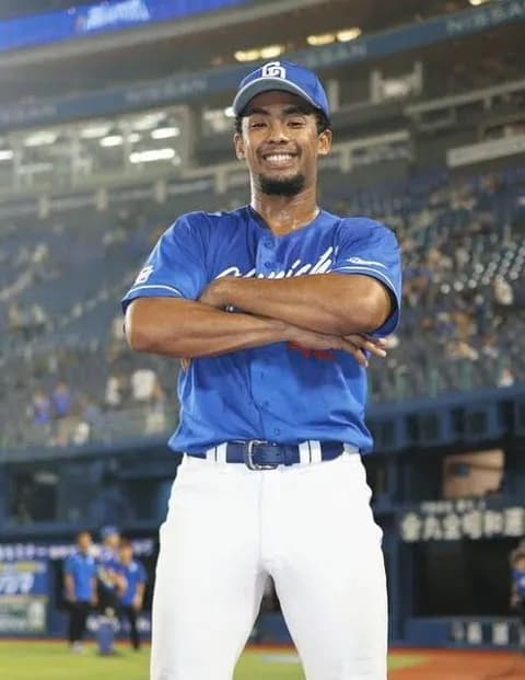 中日ブライト　.283(120-34) 3本　20打点　OPS.838