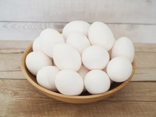 卵10個入りの消費期限が切れそうだから10個全部ゆで卵にした