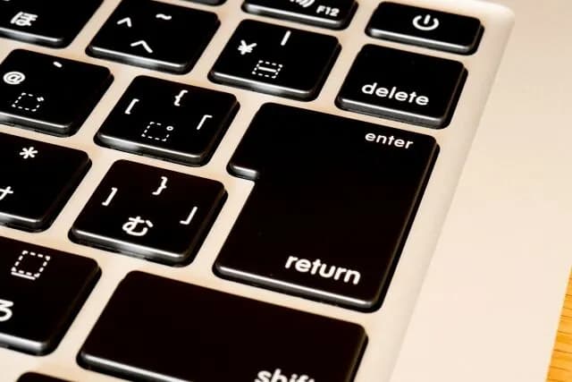 PCメーカー「deleteキーの隣に電源キーつけたら大ウケやろなぁ…ｗ」