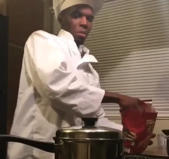 【動画あり】めちゃくちゃ慎重にフライドポテトを揚げる料理人、登場してしまうｗｗｗｗｗｗｗｗｗｗ