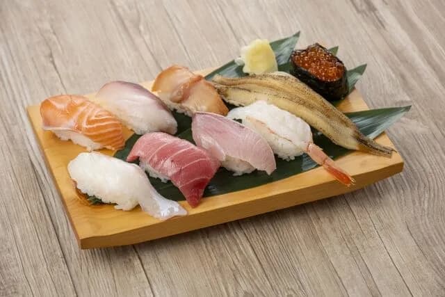 寿司ってコスパ最悪すぎるやろ・・・