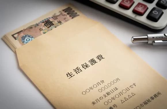 【悲報】生活保護受給者「冷蔵庫壊れた、買って」→市役所「無理。自分でやりくりして」