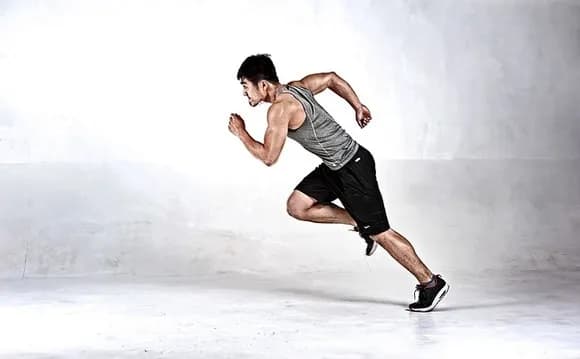 【画像】ストイックすぎるトレ活を３年間続けた男の肉体、レベチｗｗｗｗｗｗｗｗｗｗｗ