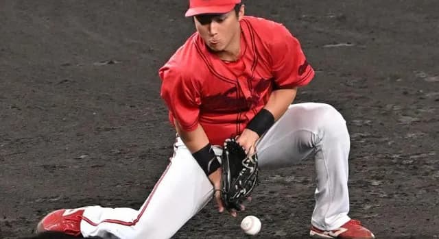 安部友裕「カープの若手がノックで遊んでいる。佐々木も既にやっちゃってる」