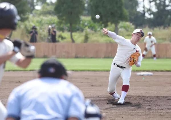 斎藤佑樹、7回5安打3奪三振4失点で勝利投手になる