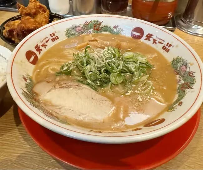 【悲報】天下一品の店舗で女性頼んだ「こってりラーメン」にゴキブリ死骸、原因解明まで営業停止に