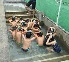 【疑問】学校のプールにあった腰まで冷水に浸かる謎コーナーｗｗｗｗｗｗｗｗｗｗｗｗｗｗｗｗ