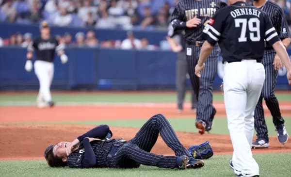 オリックス・曽谷龍平投手が胸部の打撲との診断