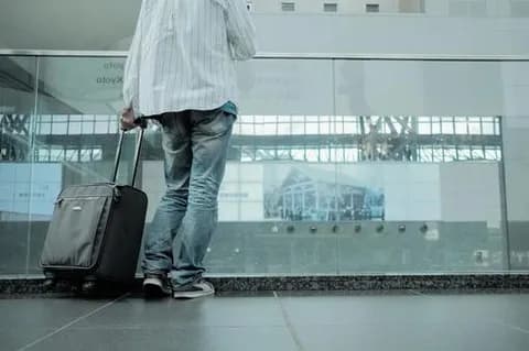 「1人旅」←これほど惨めな趣味はないよな