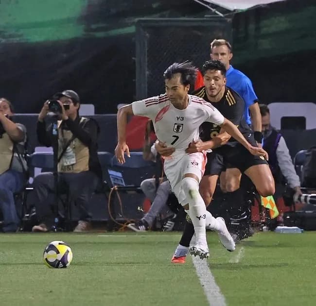 【朗報】三笘くん、ギリギリセーフ