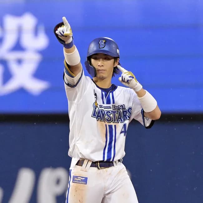 DeNA度会　24年 .255 3 24→25年 .231 6 24