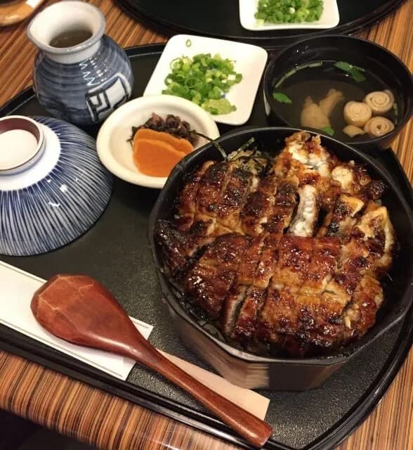 三大名古屋の美味い飯「手羽先」「ひつまぶし」「台湾焼きそば」