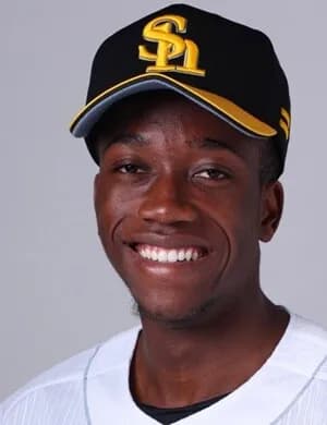 イヒネ(21) .251 5本 43打点 30盗塁 出塁率.361 OPS.712 (2軍)