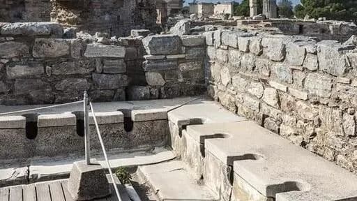 【衝撃】古代ローマさん、みんなと談笑しながらアレをしていたｗｗｗｗｗｗｗｗｗ