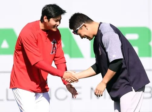 中田翔「翔平から引退式にメッセージないやんけ！」ダルからはビデオメッセージ