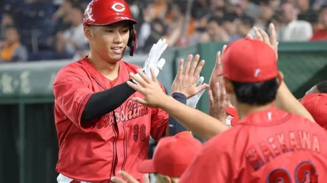 カープ中村奨成（野球一筋2年目）.274 8本 30打点 出塁率.313 OPS.740