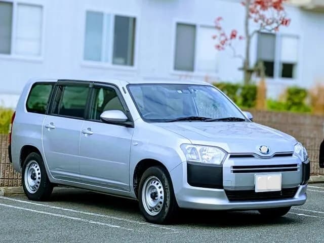 「プロボックス」とかいう高速道路爆走してる社用車WWWWWWWWWW