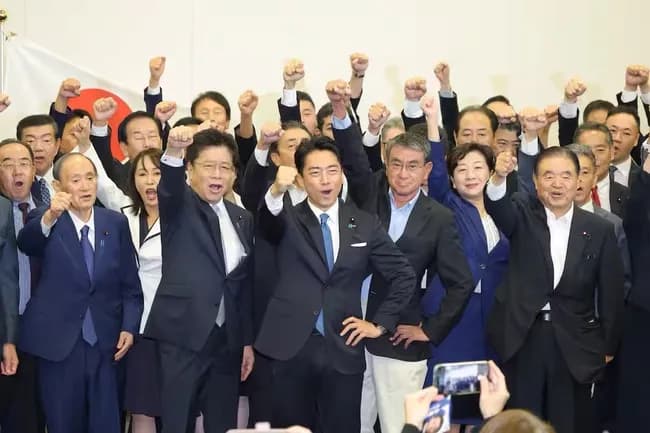 【画像】小泉進次郎総裁選出陣式、国会議員が約100人集まる異常事態wwwwwwwwwwwwww