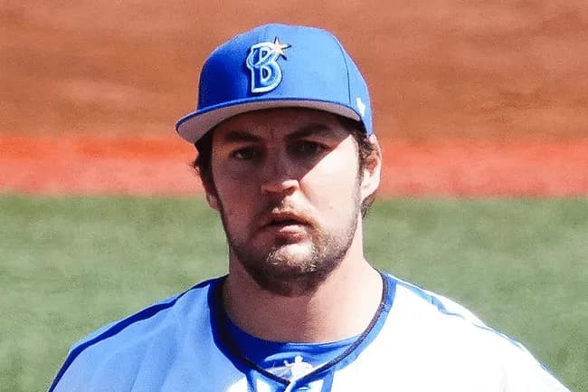 バウアー(34) 20登板 130.2回 4勝10敗 防御率4.34 年俸9億円←来年いる球団