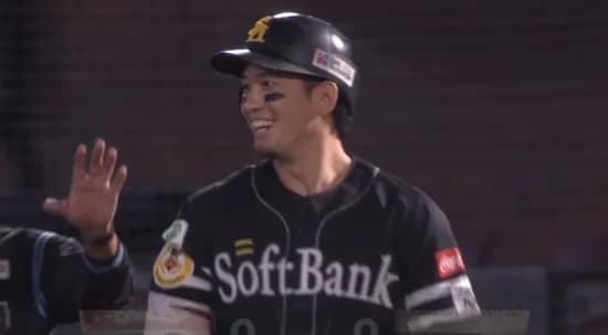 満塁のチャンスで栗原陵矢が打つ！！