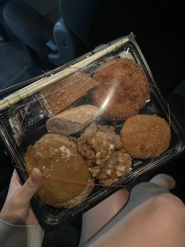 【朗報】アイドル「今日のロケ弁クソワロタwwww」