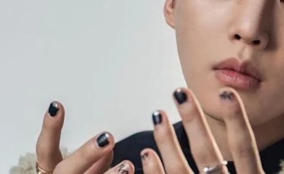 【朗報】Z世代男子、ネイルのオシャレさに気付いてしまうｗｗｗｗｗ