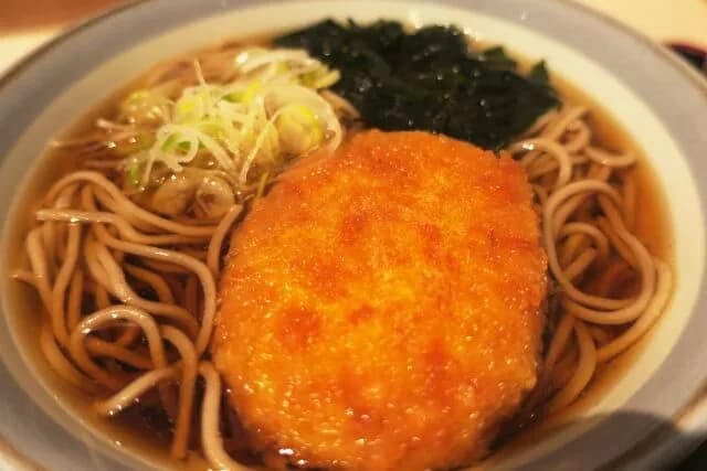 コロッケ蕎麦とかいう謎の食い物
