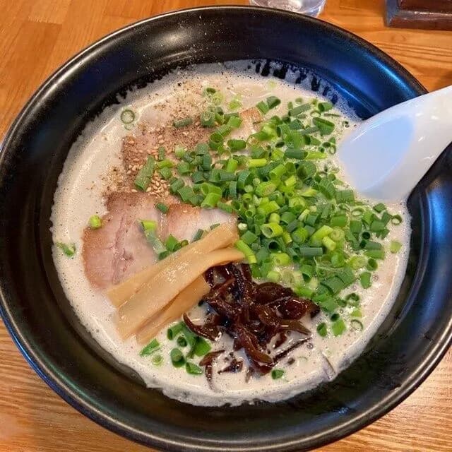 【画像】390円のラーメンがこちらw w w w w w w w w w w