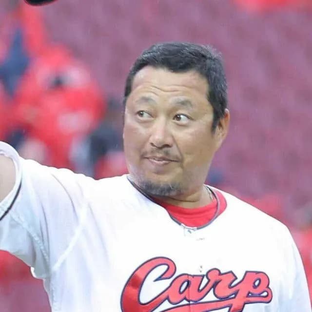 広・松山竜平(40) 率.178 本1 点10　👈現役続行希望らしい