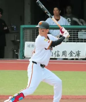 【悲報】読売ジャイアンツ、急に獲得したDeNA乙坂に戦力外通告・・・・・・