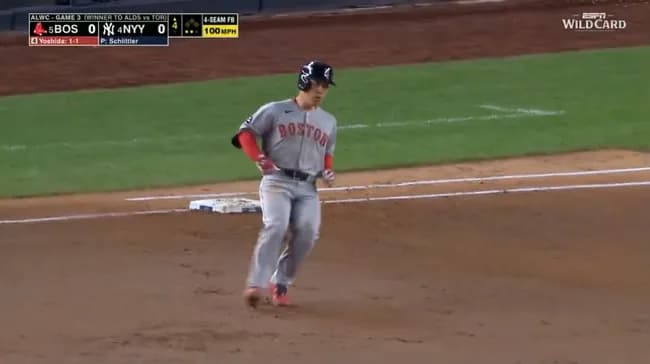 吉田正尚　身長差25センチの長身右腕からPS初マルチ安打　160キロ捉え中前打　第1打席は左前打