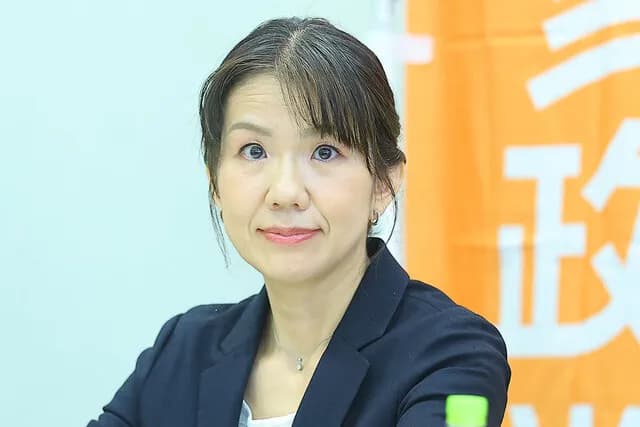 【悲報】参政党・豊田真由子、またもパワハラが発覚「激高して網タイツを投げつける」