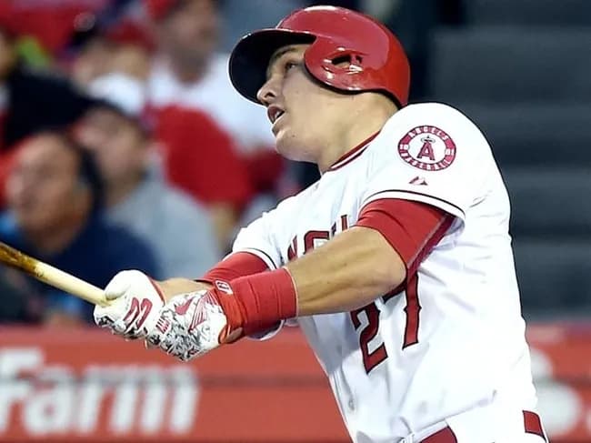 トラウト（34）130試合 .232 26 64 ops.797 war1.5　←率直な印象