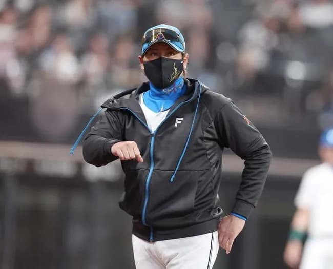 【日本ハム】新庄監督「来年から10年契約で…」ジョークかますも目指すは１位１位「来年が勝負」