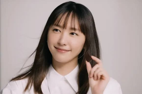 【悲報】平成の人気女優「新垣結衣(170cm)長澤まさみ(166cm)堀北真希(160cm)」令和の人気女優→