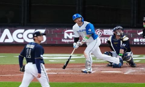 日本ハム・郡司裕也　主砲の仕事だ！4回にCS1号ソロで貴重な追加点