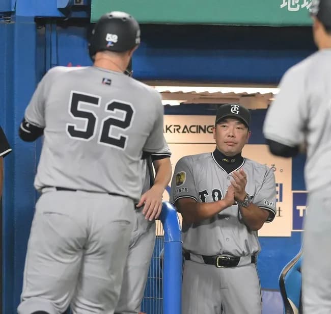 【悲報】高橋由伸「リチャードへの指導は？」巨人阿部監督「クネクネしてるから打てないと教えた」