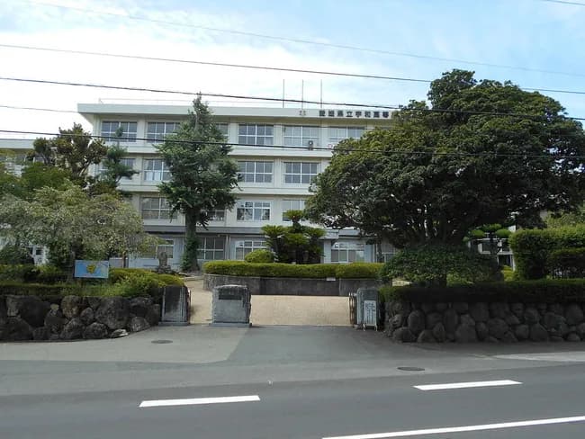 【高校野球】 部員をグラウンドに正座させ、ノックの打球当てる…愛媛・宇和高野球部監督に１年６か月の謹慎処分