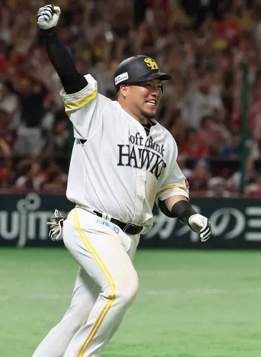 ソフトバンク・山川　サヨナラ打に「サードゴロだと思いました」右拳を突き上げ、大喜び