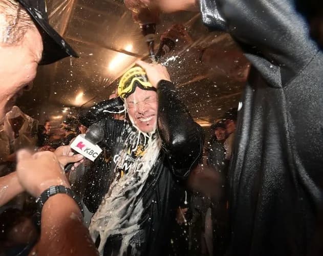 ソフトバンク、CS突破時は『ビールかけ』でなく『シャンパンファイト』に変更　アサヒサイバー攻撃の影響で