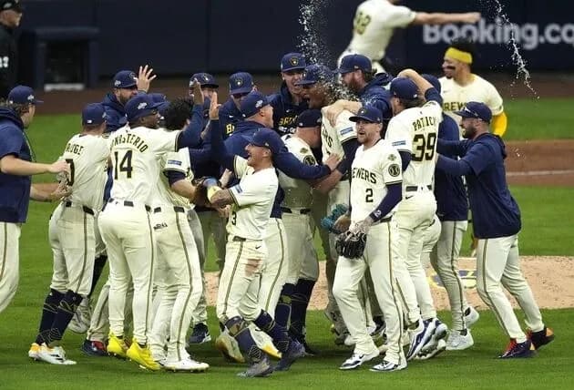 イチロー「ブリュワーズは今のMLBで『頭を使う野球』ができているチーム」←ドジャースにボコられる